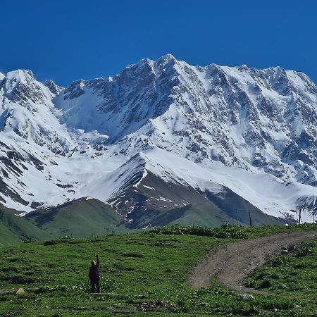 Maxvshi Hotel Ushguli Buitenkant foto