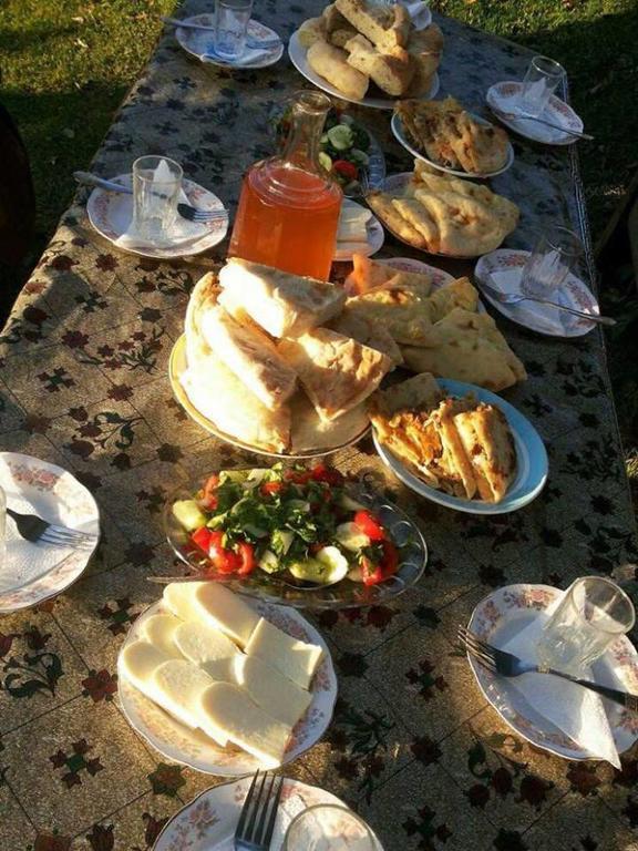 Maxvshi Hotel Ushguli Buitenkant foto