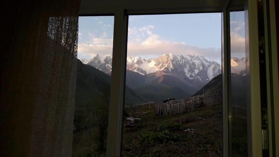 Maxvshi Hotel Ushguli Buitenkant foto