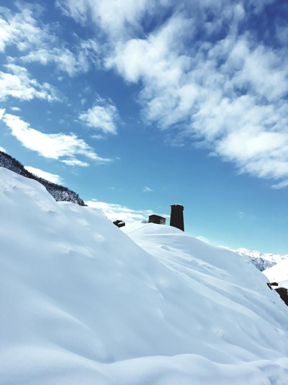 Maxvshi Hotel Ushguli Buitenkant foto